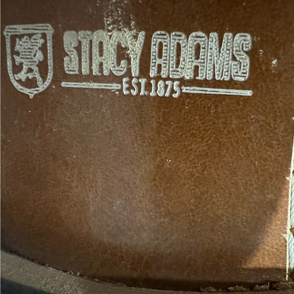 Daper and debonair Stacy Adams leather shoes. - Picture 4 of 8